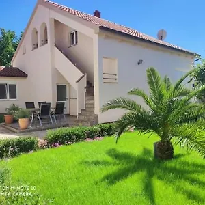 Zelic Apartament