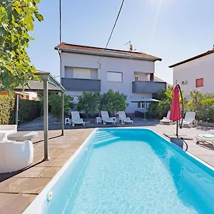Apartmán Crowonder Lucky House With Pool And Patio 30 Meters From The, Zadar