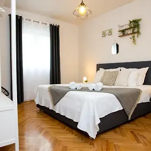 Lolly Apartament