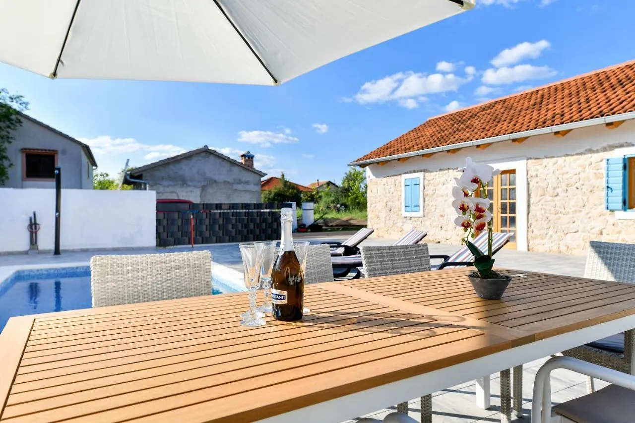 Villa Martin Zadar 0*,  Croatia